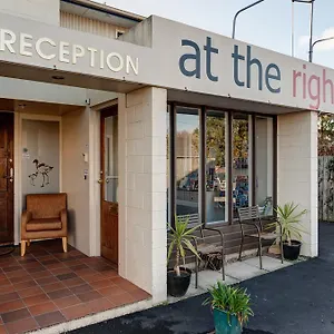 https://at-the-right-place.top-hotels-christchurch.com