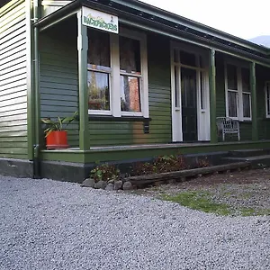 https://avon-city-backpackers.top-hotels-christchurch.com